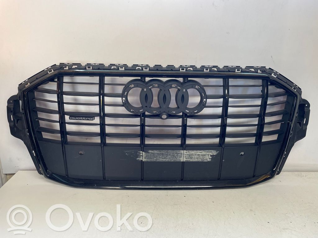 Audi Q7 4M Maskownica / Grill / Atrapa górna chłodnicy 