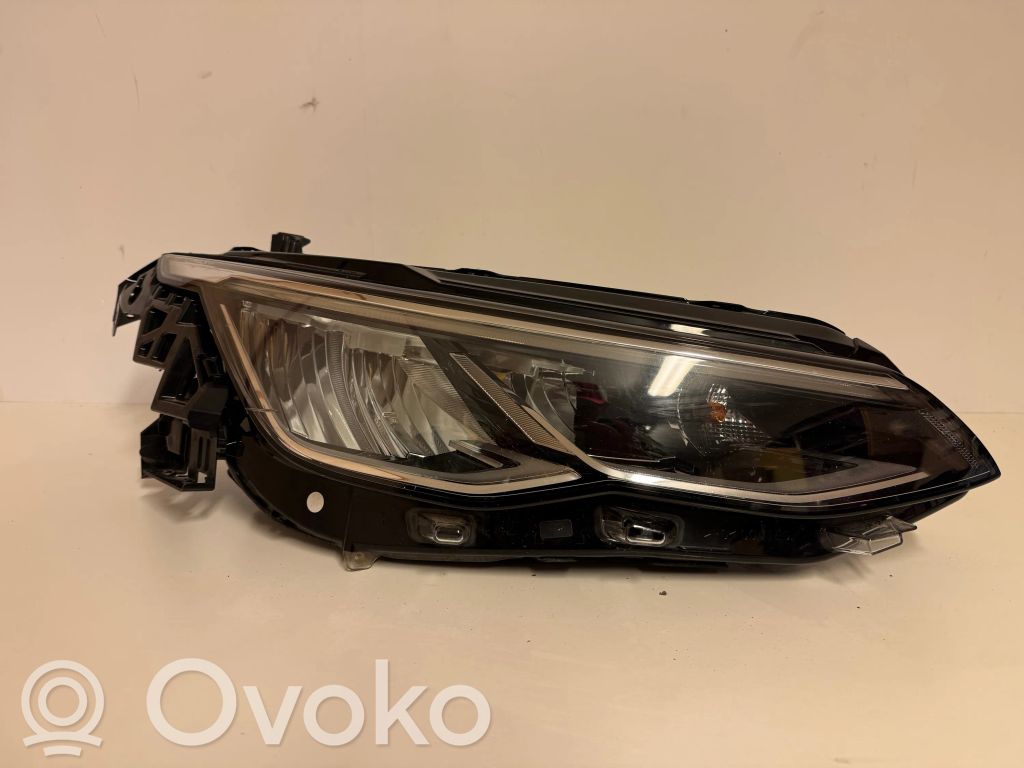 Volkswagen Golf VIII Lampa przednia 