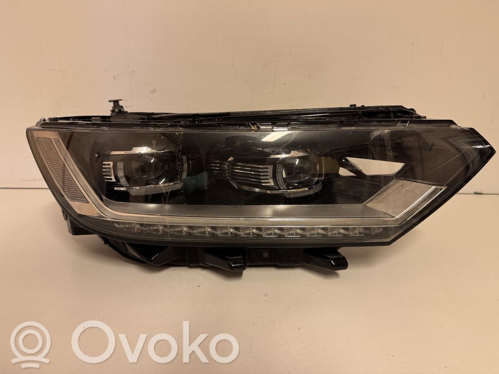 Volkswagen PASSAT B8 Phare frontale 
