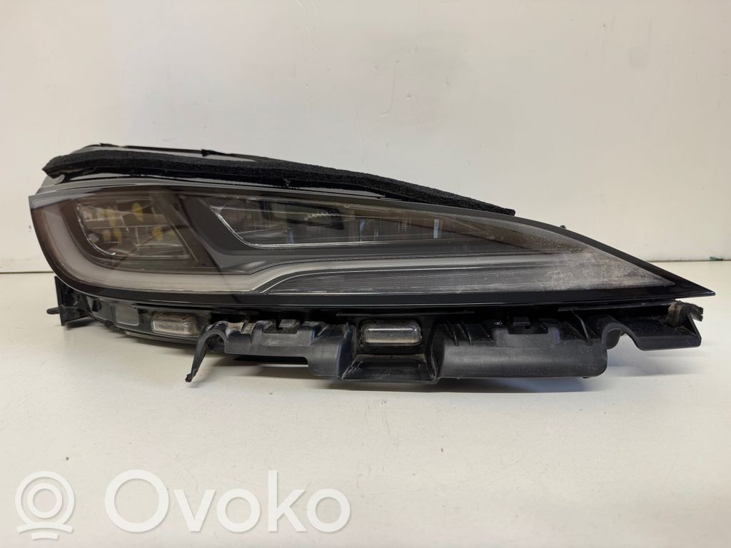 Tesla Model 3 Phare frontale 