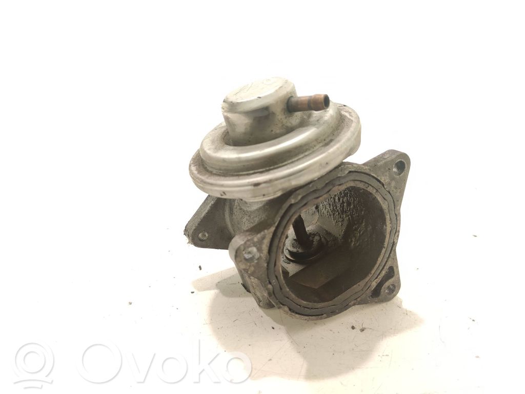 Volkswagen PASSAT B6 Válvula EGR 