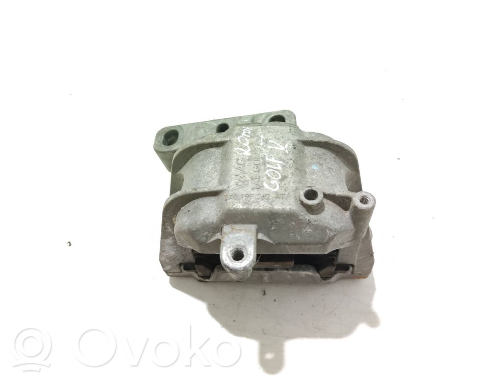 Volkswagen Golf V Engine mount bracket 