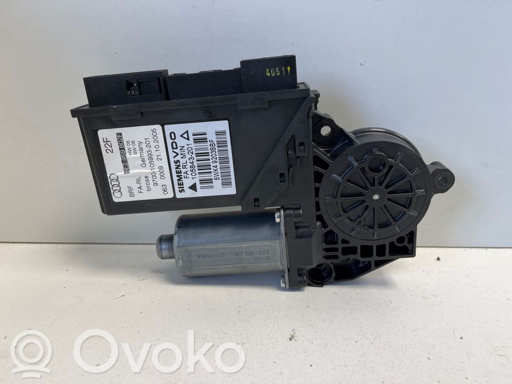 Audi A4 S4 B7 8E 8H Silniczek podnośnika szyby drzwi 