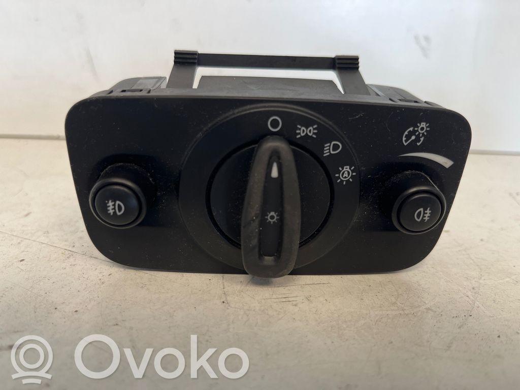 Ford Kuga II Light switch 