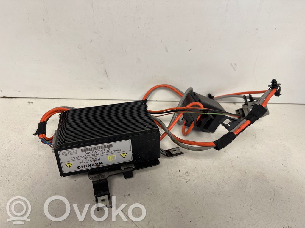 Inversor/convertidor de voltaje   DV4T19G317BC