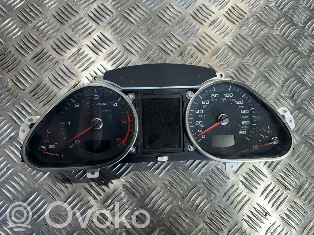Audi Q7 4L Speedometer (instrument cluster) 