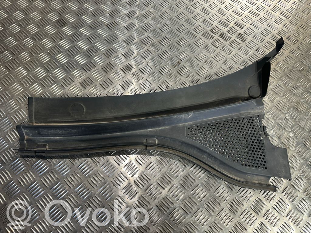Volkswagen Tiguan Wiper trim 