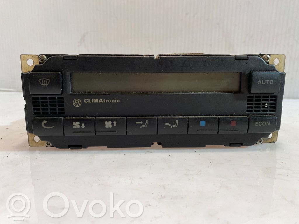 Volkswagen PASSAT B5 Climate control unit 