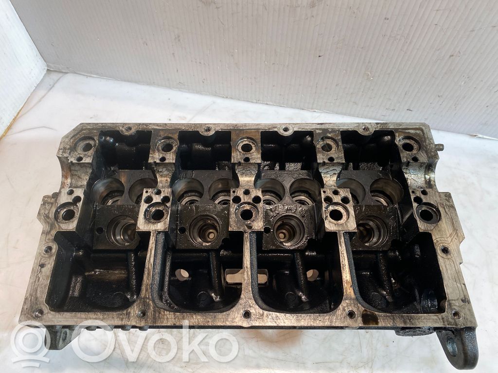 Volkswagen PASSAT B5.5 Testata motore 