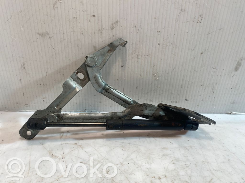 Audi A4 S4 B5 8D Tailgate/trunk strut/damper 