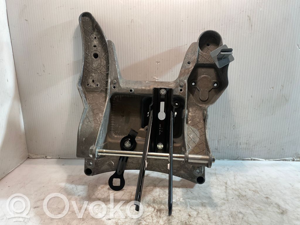 Audi Q7 4L Jarrupolkimen kiinnitysalusta 
