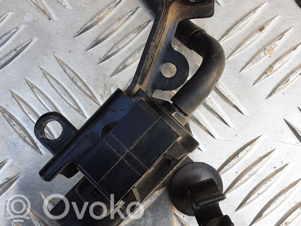 Audi A8 S8 D3 4E Válvula de vacío 
