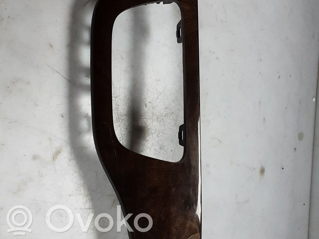 Audi Q7 4M Dashboard glove box trim 