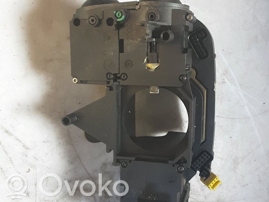 Audi A4 S4 B6 8E 8H Manetka / Przełącznik kierunkowskazów wycieraczek 