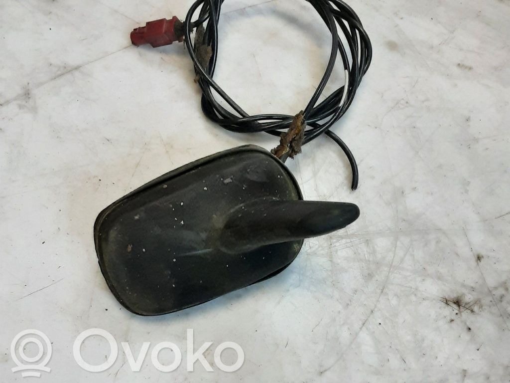 Audi A4 S4 B6 8E 8H GPS-pystyantenni 