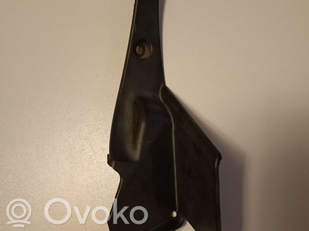 Subaru Outback (BS) Wiper trim 