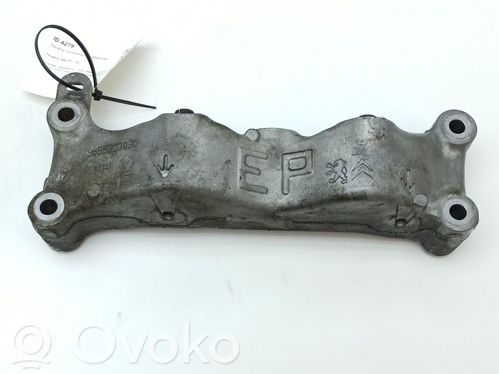 Peugeot 308 Engine mounting bracket 