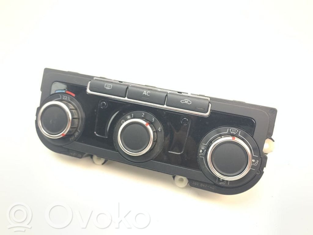 Volkswagen Golf VI Climate control unit 
