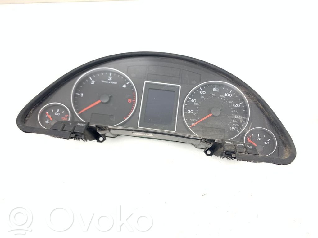 Audi A4 S4 B7 8E 8H Licznik / Prędkościomierz 