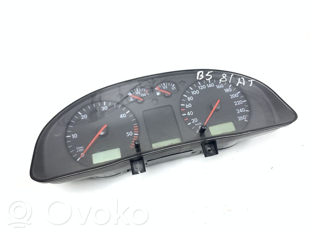 Volkswagen PASSAT B5 Spidometrs (instrumentu panelī) 