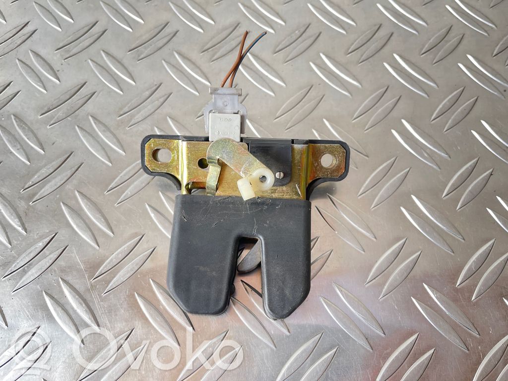 Audi A4 S4 B5 8D Tailgate/trunk/boot lock/catch/latch 