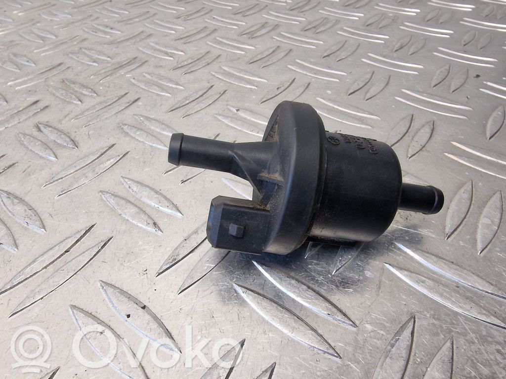 Válvula de vacío   0280142308,077133517C