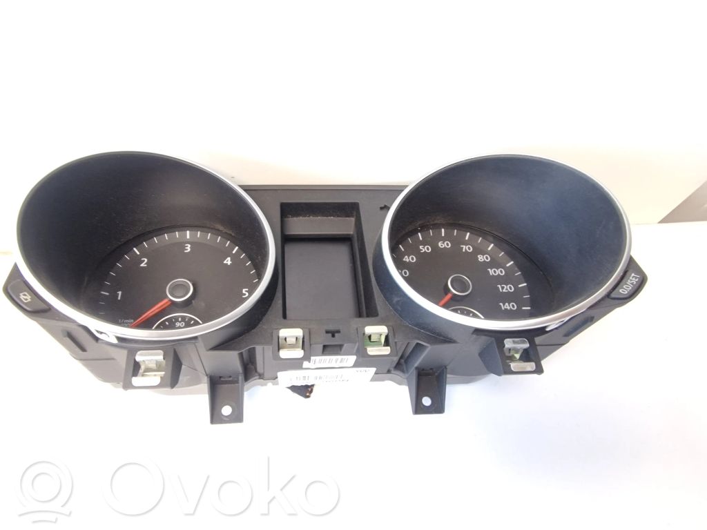 Volkswagen Golf VI Spidometrs (instrumentu panelī) 