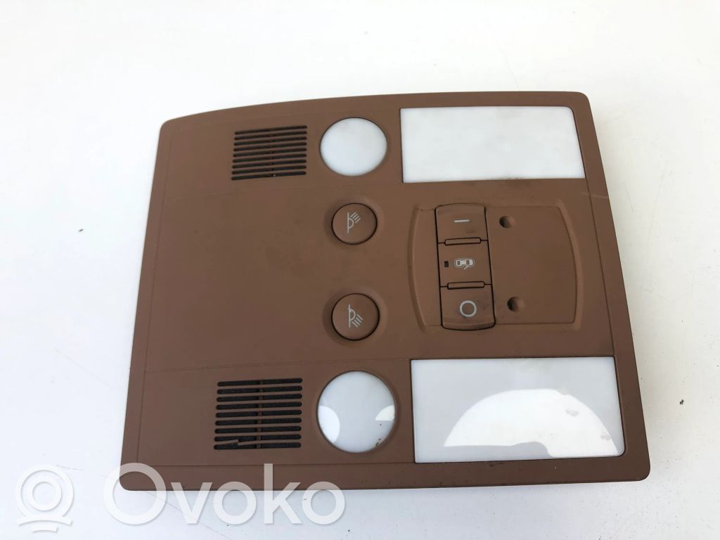 Etuistuimen valo   4E0947111AA