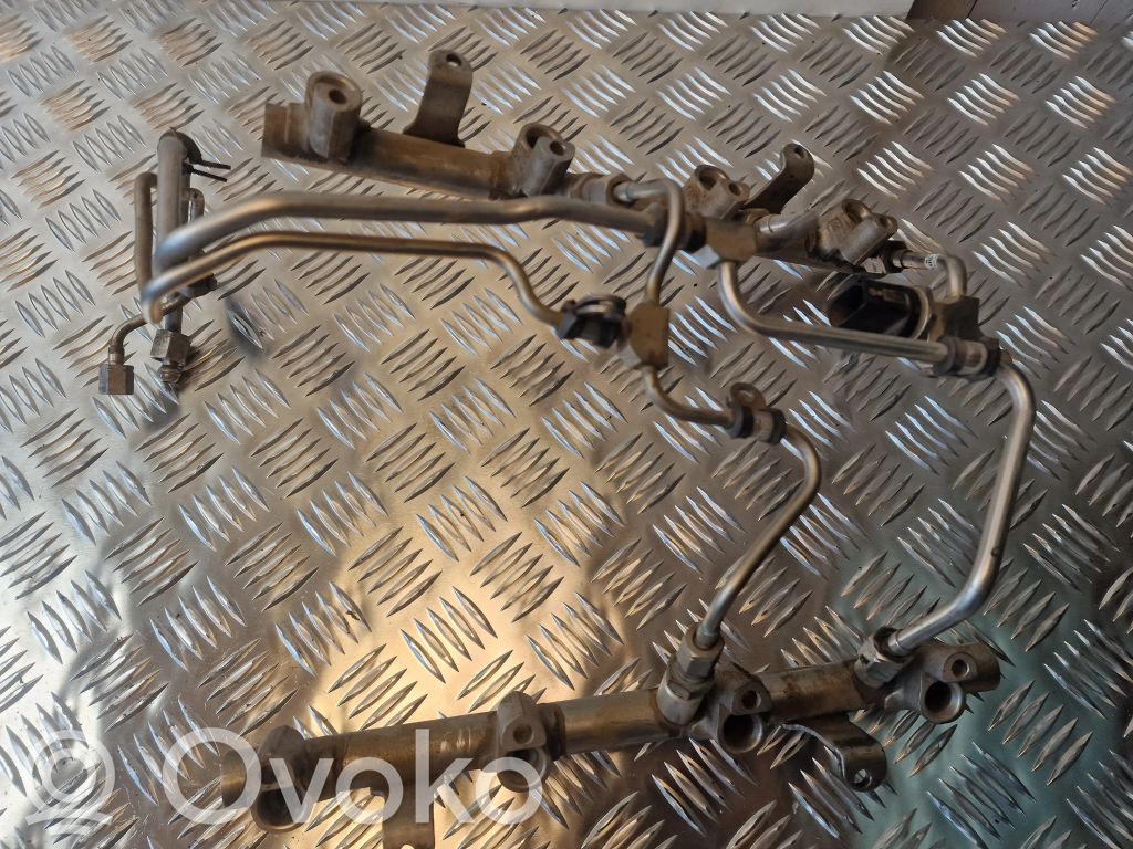 Audi A8 S8 D3 4E Tubo principal de alimentación del combustible 