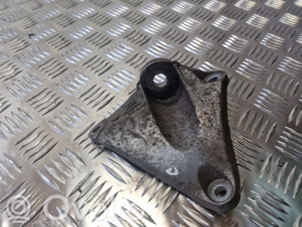 Audi A8 S8 D3 4E Gearbox mounting bracket 