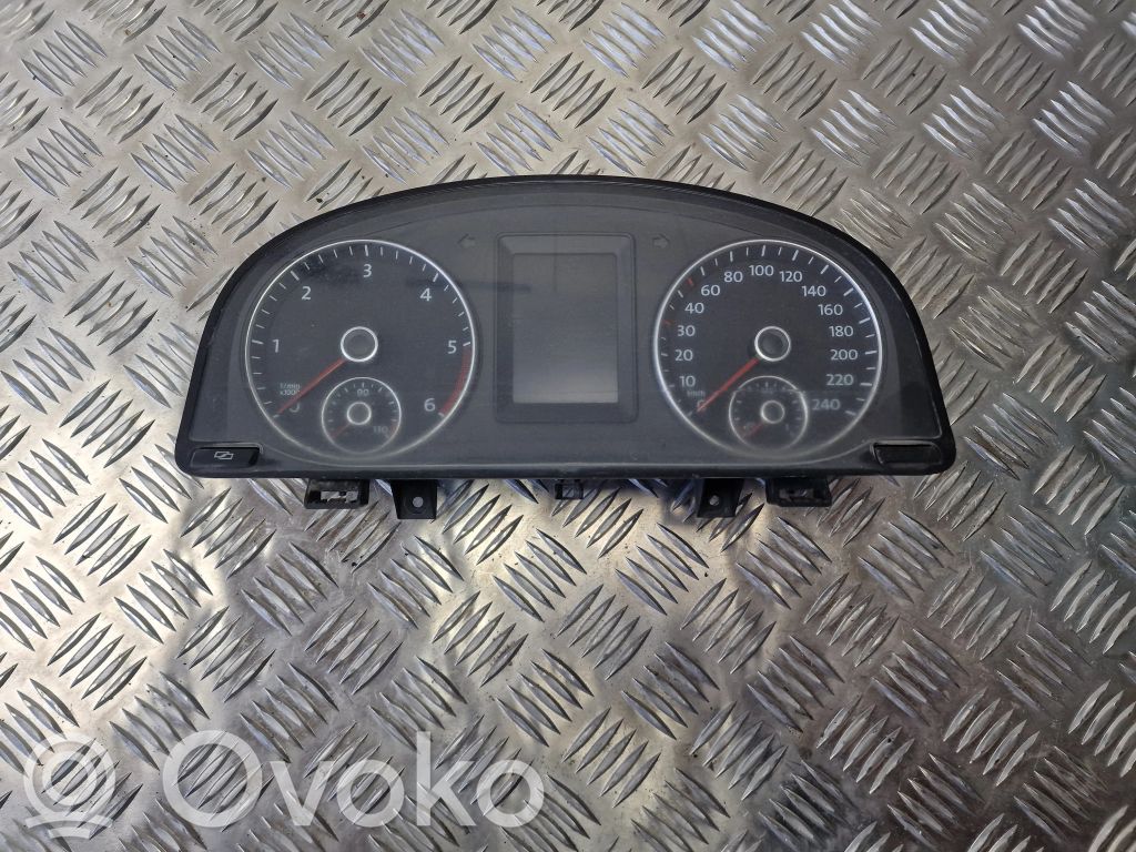 Volkswagen Caddy Speedometer (instrument cluster) 