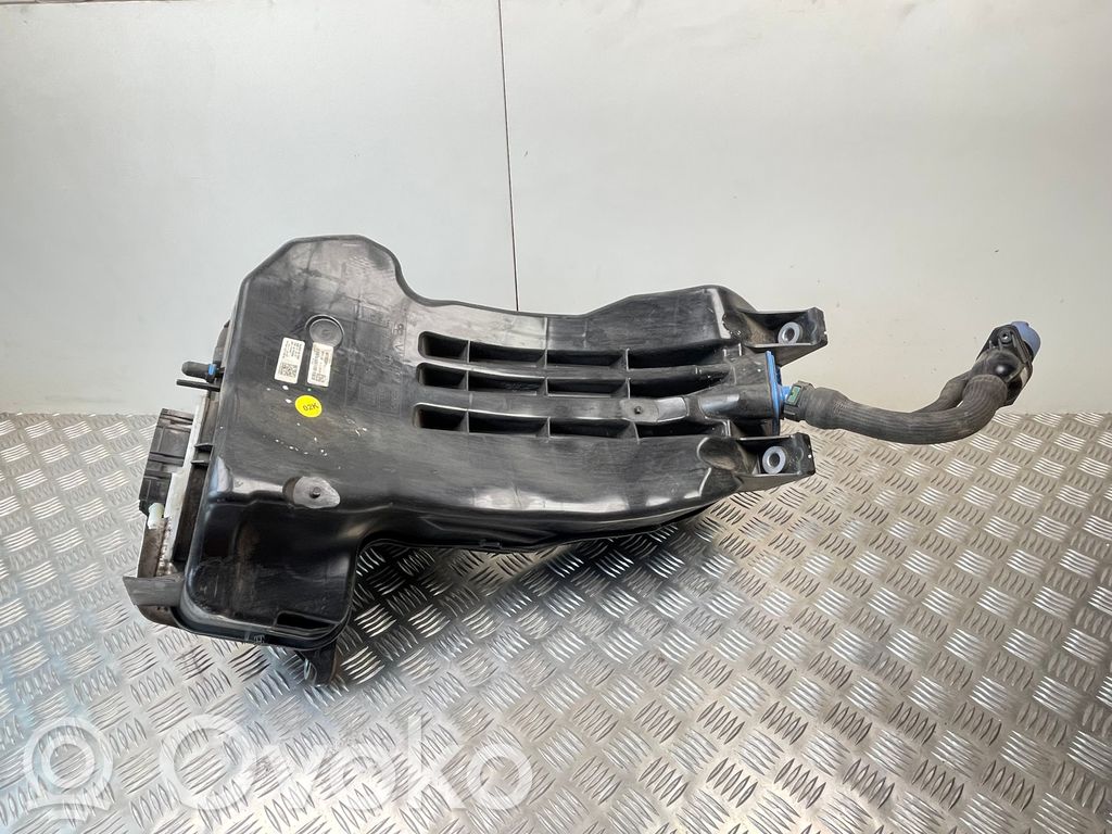 AdBlue-nestesäiliö   4M0131878CF,4M0131969N