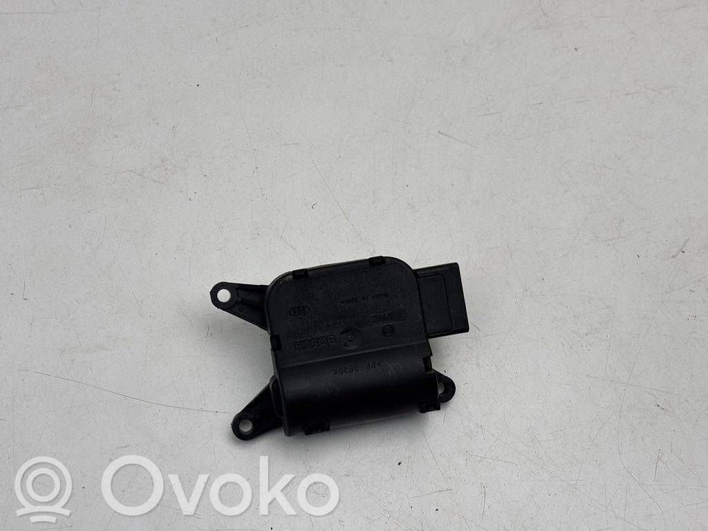 Audi Q7 4L Silniczek nagrzewnicy 