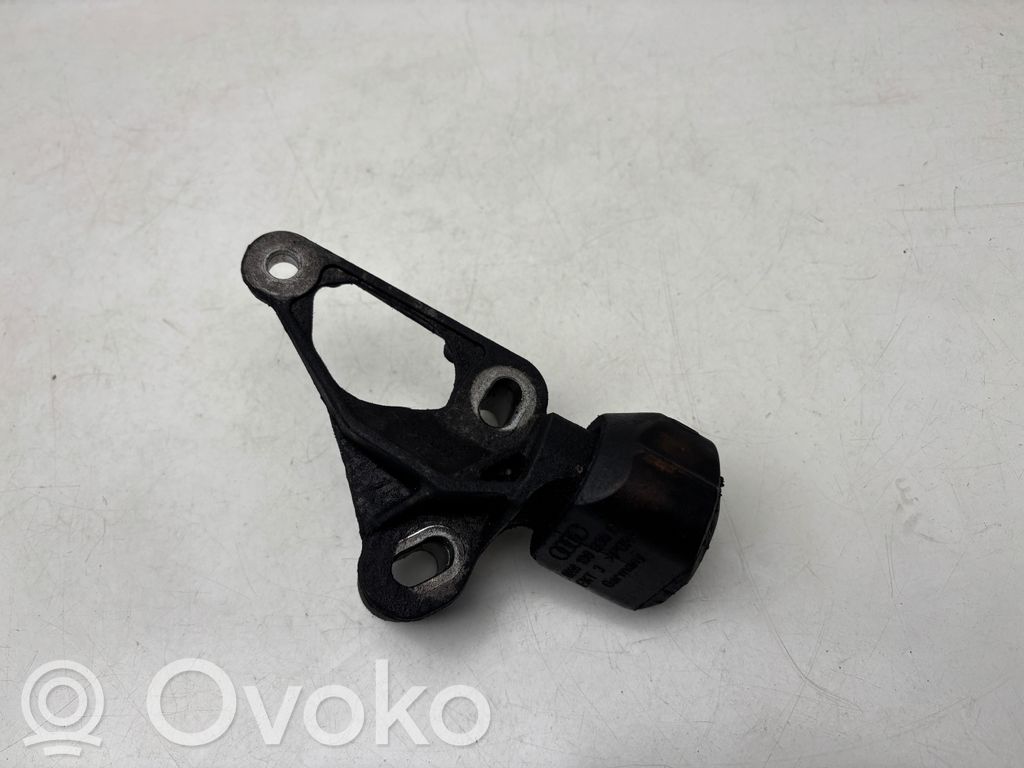 Engine mount bracket   8K0199339D