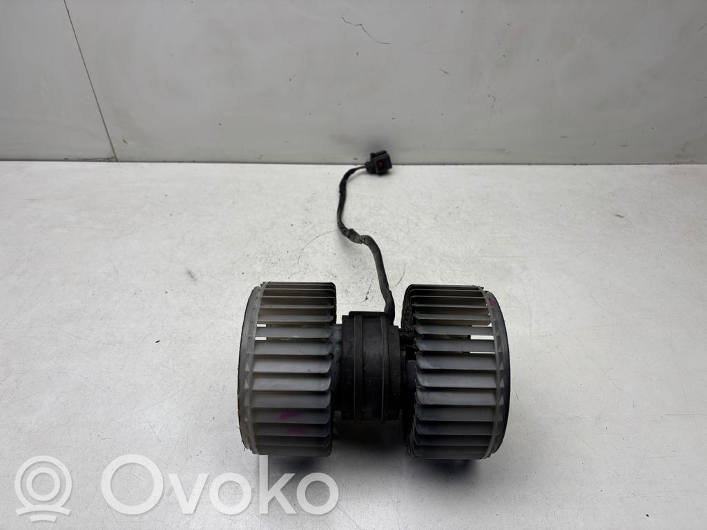 Audi A8 S8 D3 4E Pečiuko ventiliatorius/ putikas 