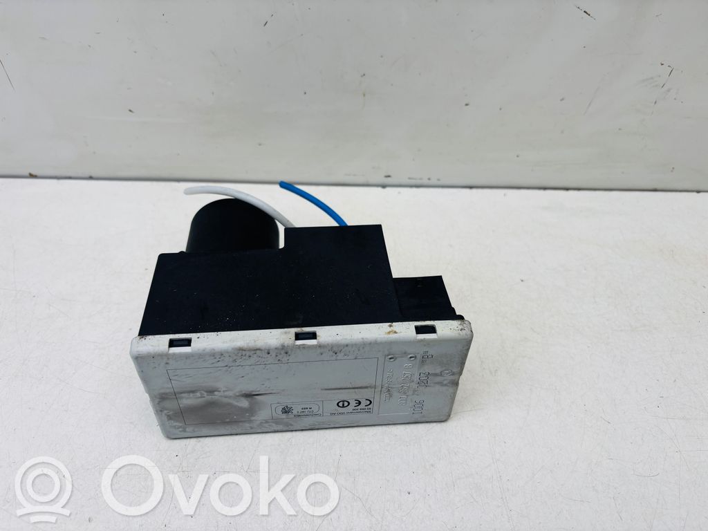 Audi A3 S3 8L Central locking vacuum pump 