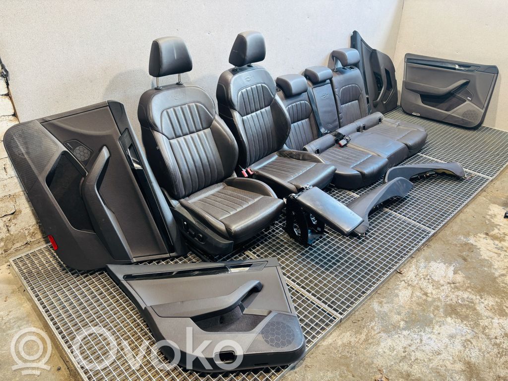 Skoda Superb B8 (3V) Garnitures, kit cartes de siège intérieur avec porte 