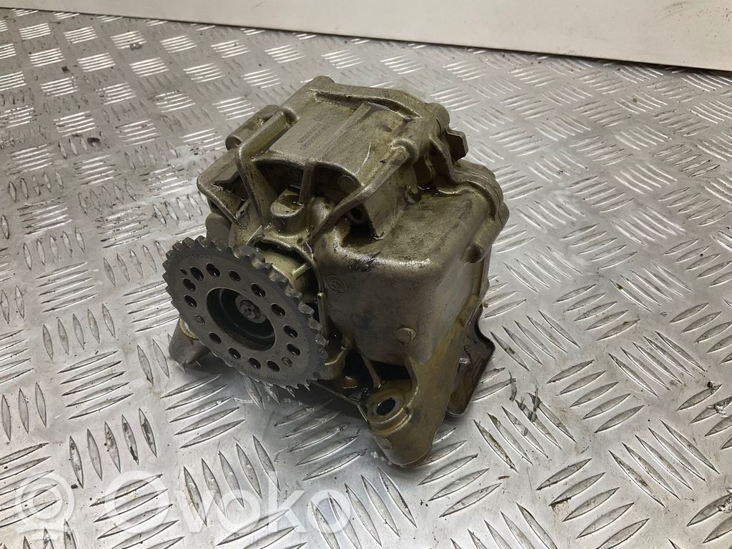 BMW 7 F01 F02 F03 F04 Oil pump 
