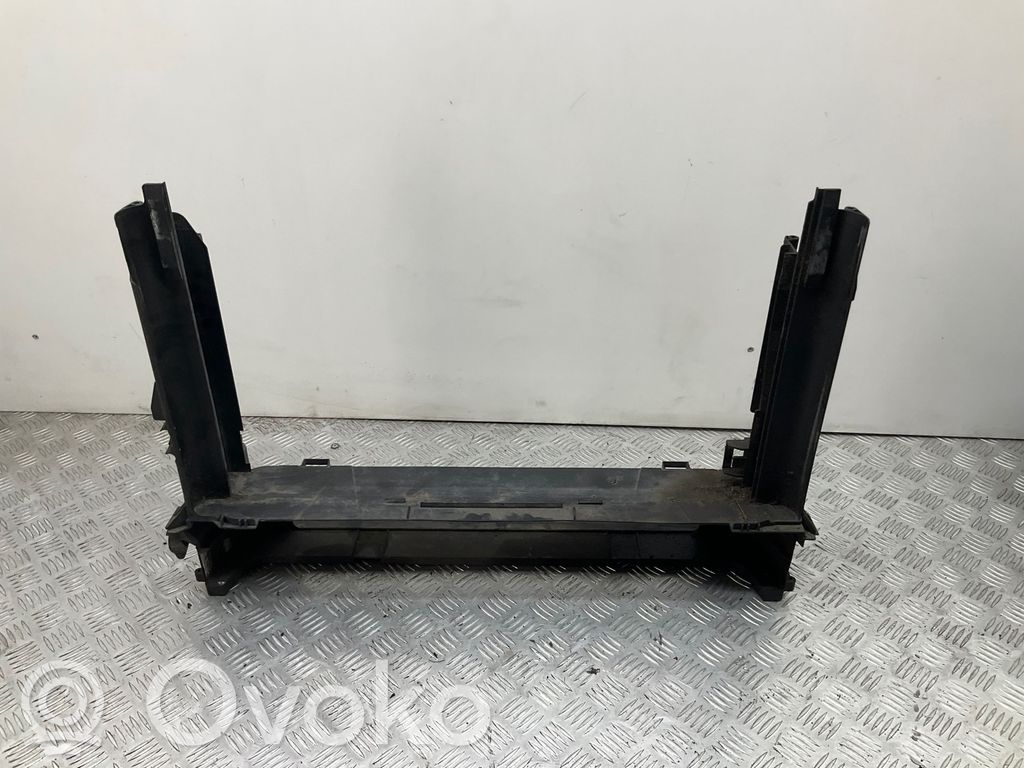 BMW 5 E60 E61 Radiatorių panelė 