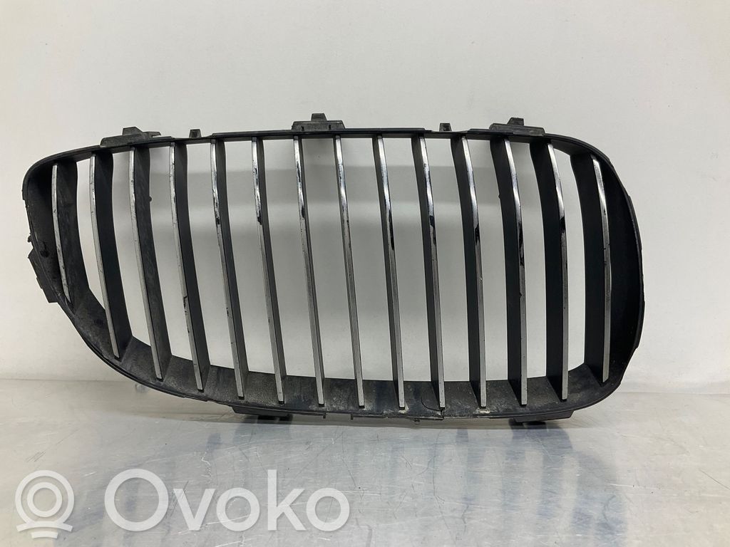 BMW 3 E90 E91 Front bumper upper radiator grill 
