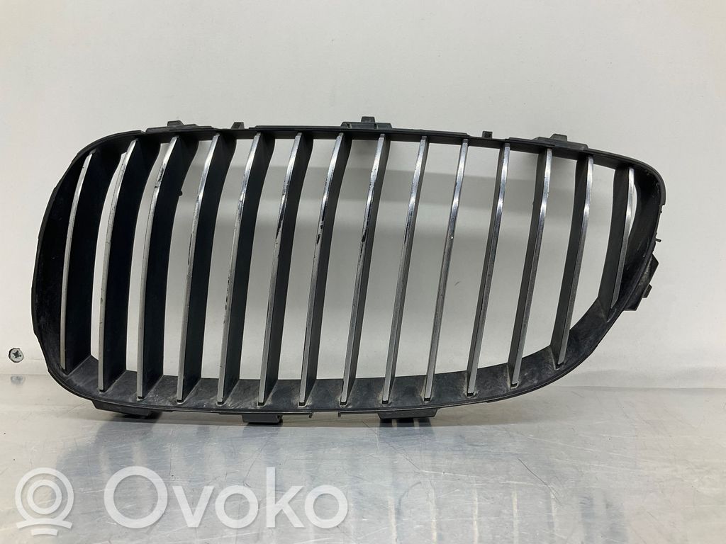 BMW 3 E90 E91 Augšējais režģis 