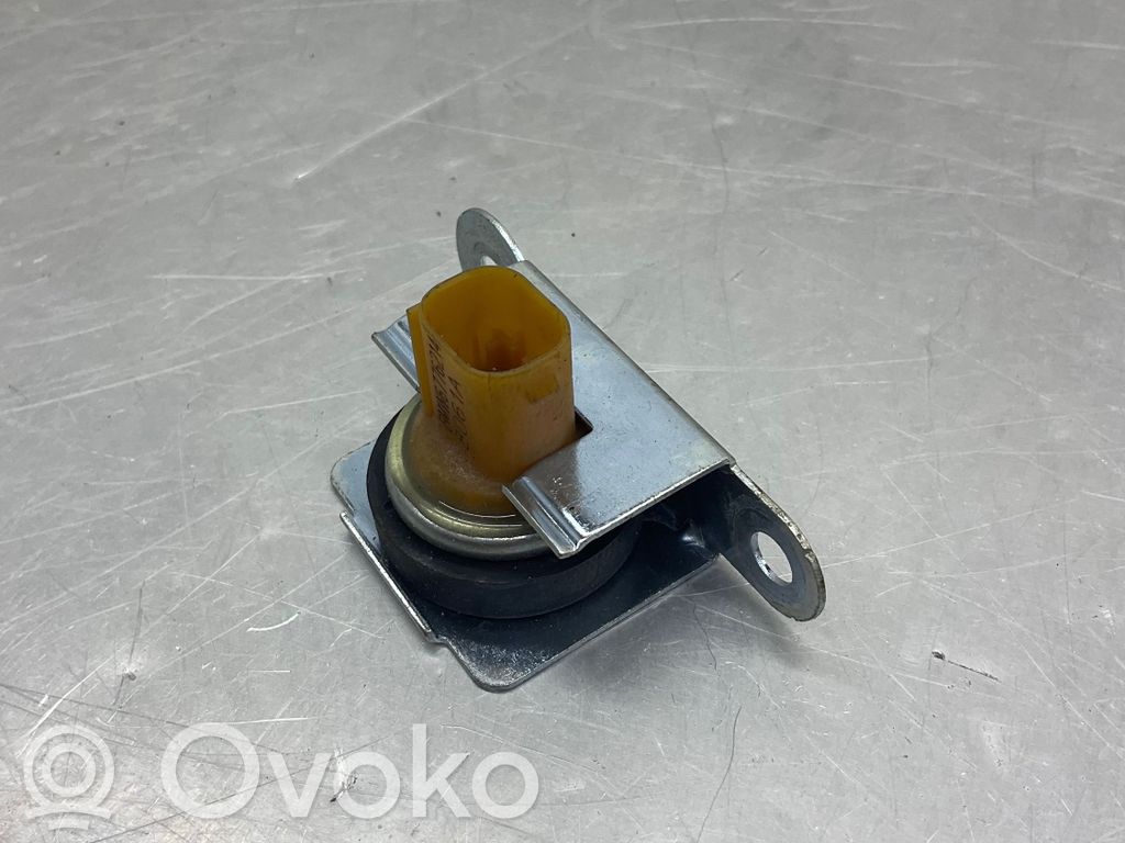 Acceleration sensor   6776214