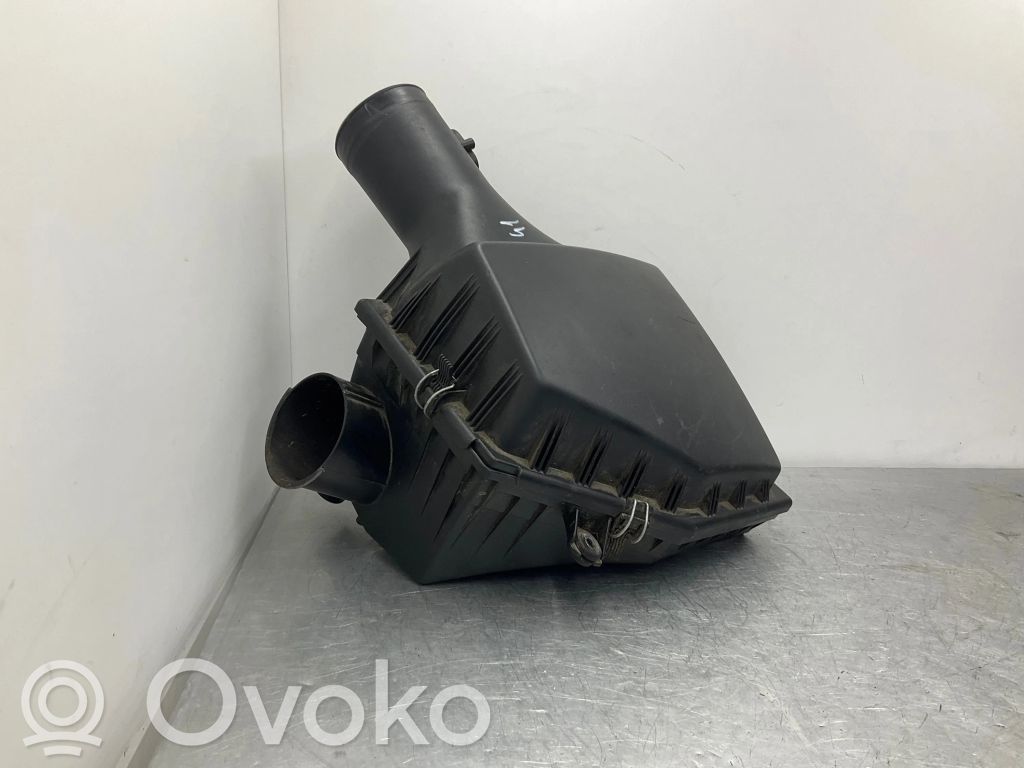 BMW 5 E60 E61 Air filter box 