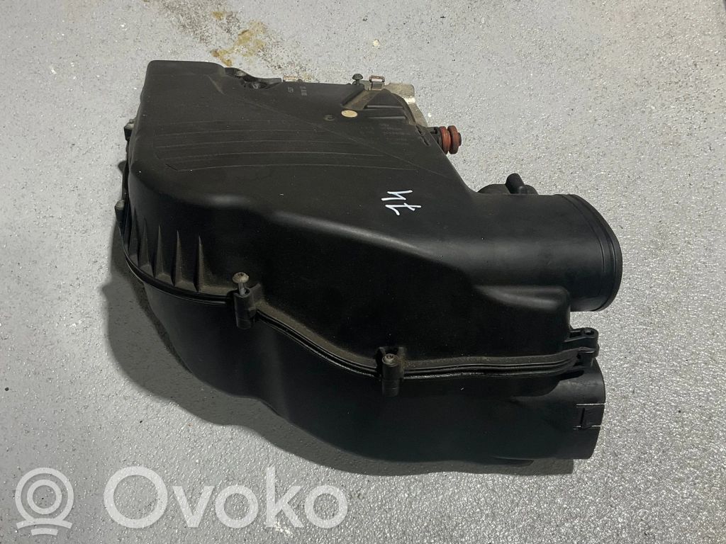 BMW 5 F10 F11 Oro filtro dėžė 