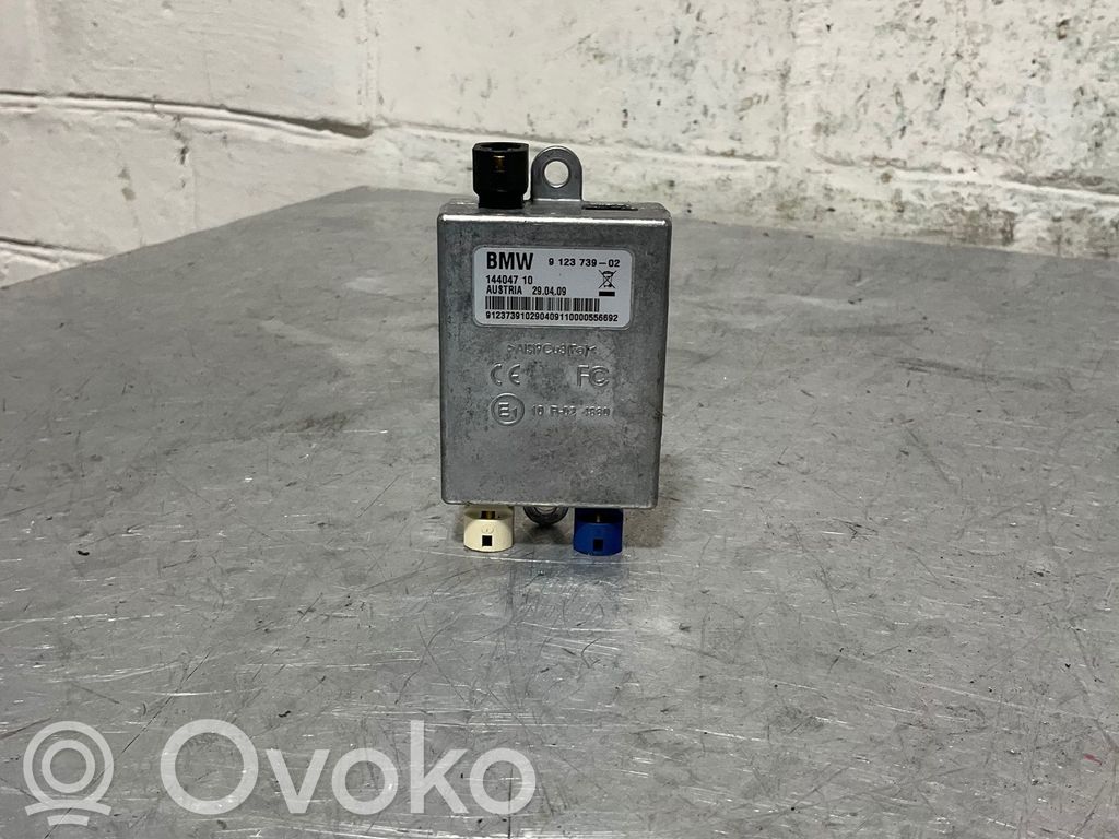 Pystyantennivahvistin   9123739,10R024860