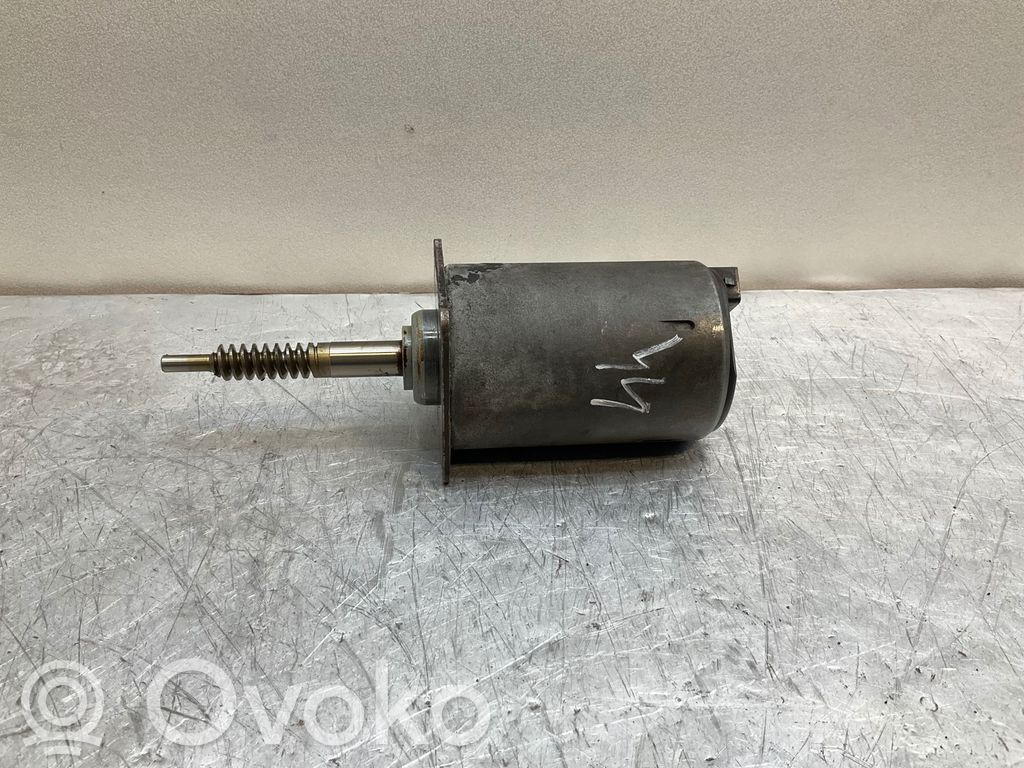 BMW 5 E60 E61 Valve oil control 