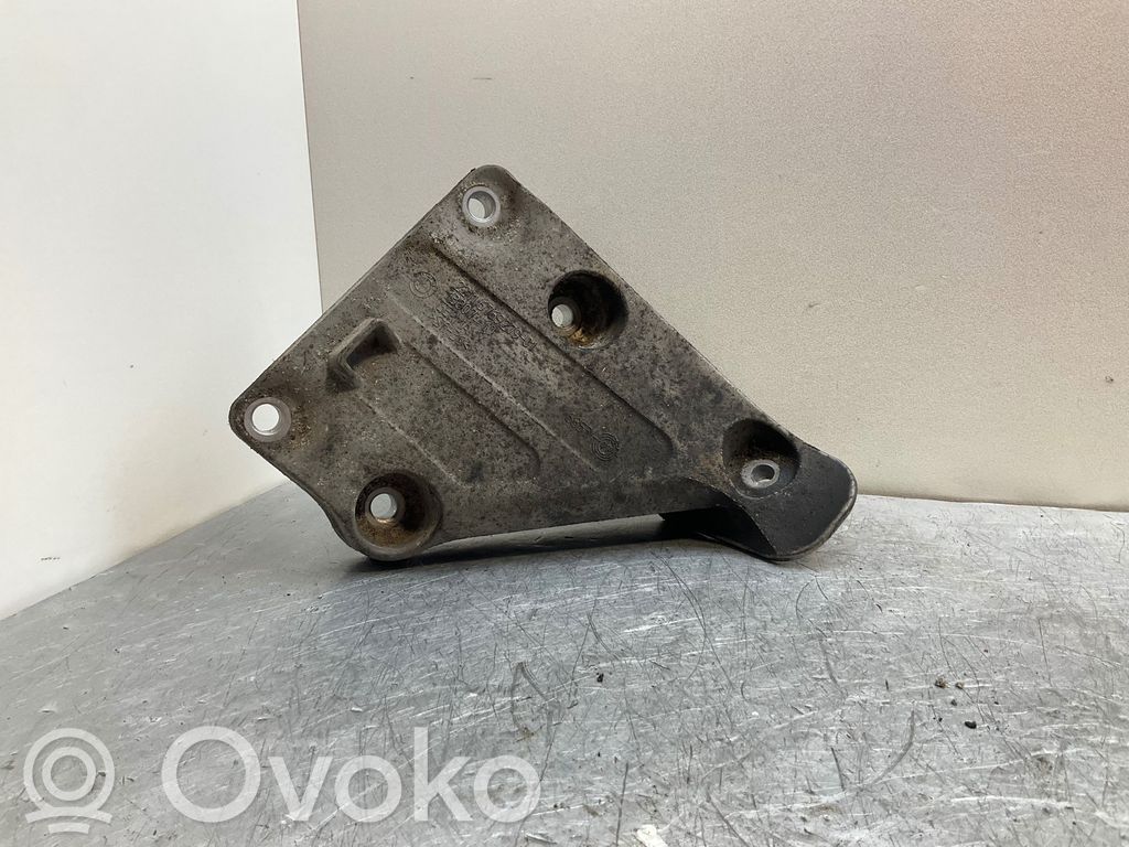 BMW 5 E60 E61 Engine mounting bracket 