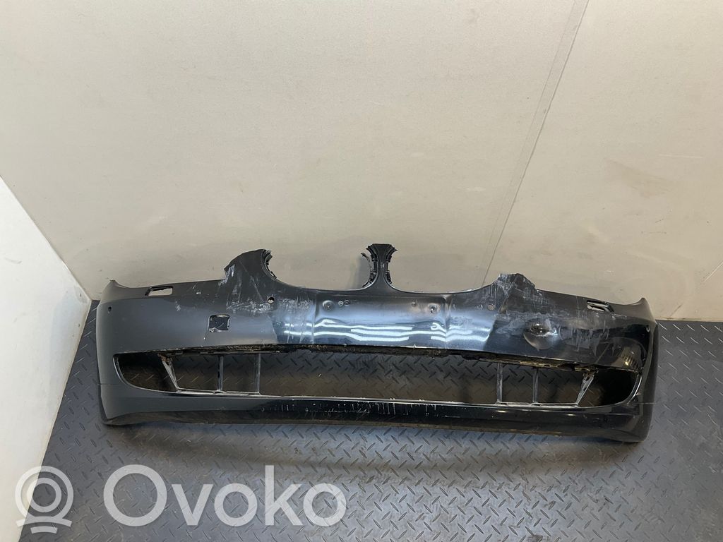 BMW 5 E60 E61 Priekinis bamperis 