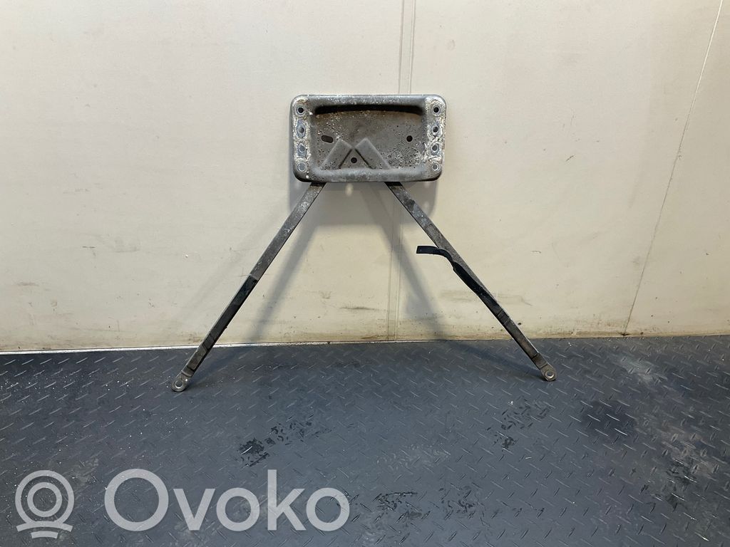 BMW 3 E92 E93 Cits aizmugures šasijas elements 