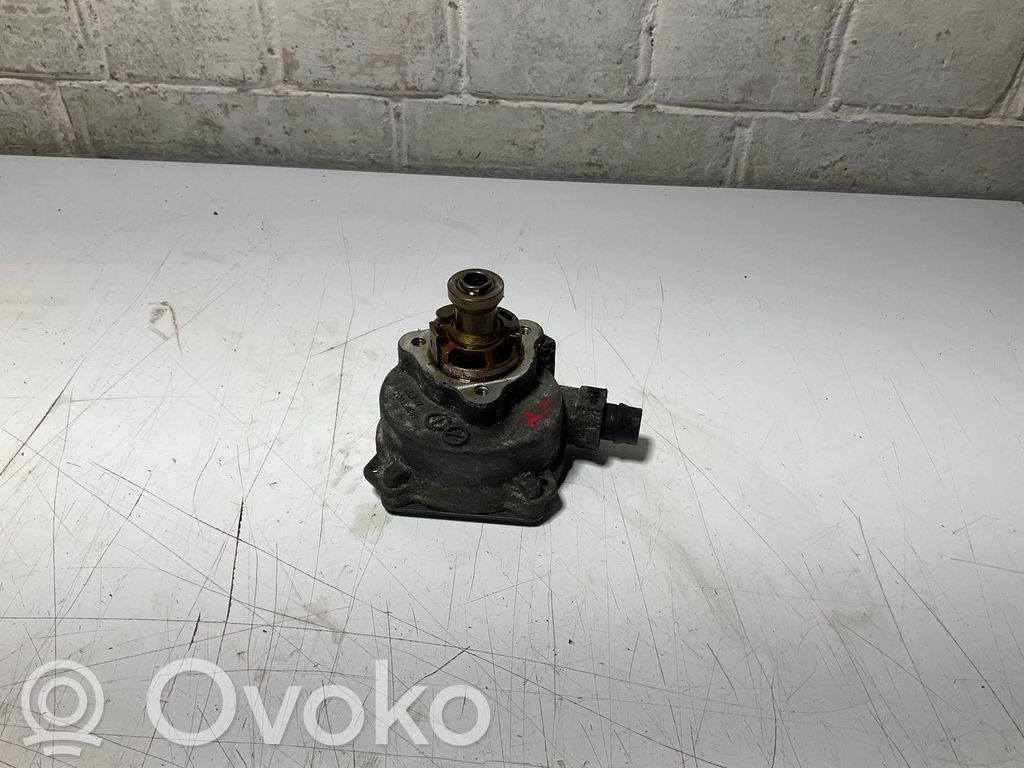 BMW 3 E92 E93 Vacuum pump 